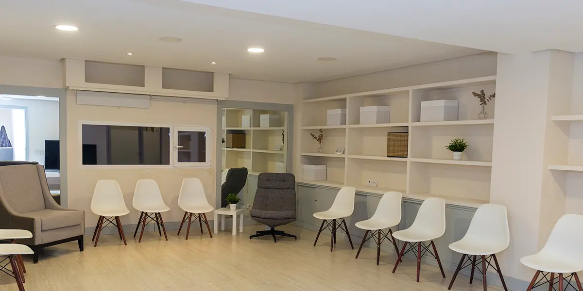 Sala de talleres y terapia conjunta en Clinicare